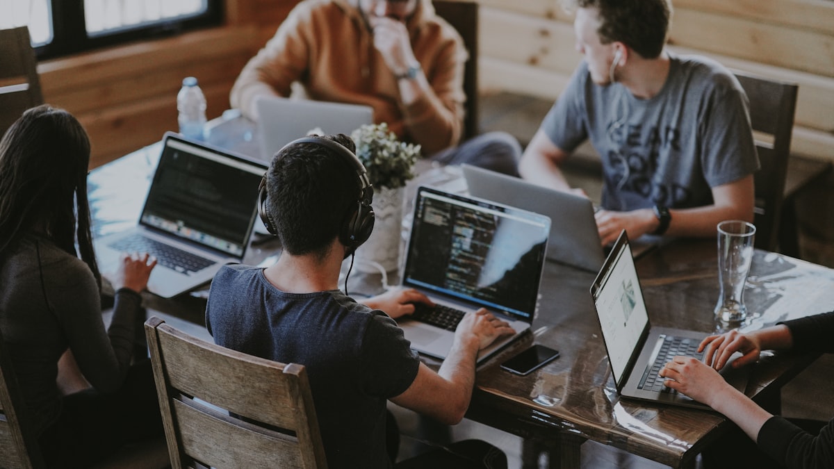 IT Departmanı Kurmak mı, Dış Kaynak Almak mı? KOBİ İçin Gerçek Hesap